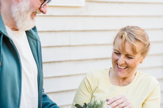 elderly couple enjoying a healthy meal