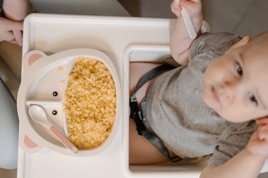 image of children eating healthy food